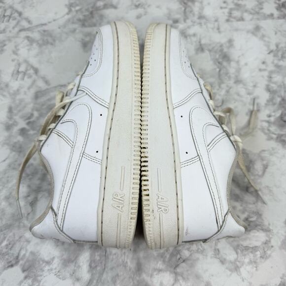 NIKE AIR FORCE 1 Low White Sneakers Size 4.5Y Big Boy - Picture 5 of 15